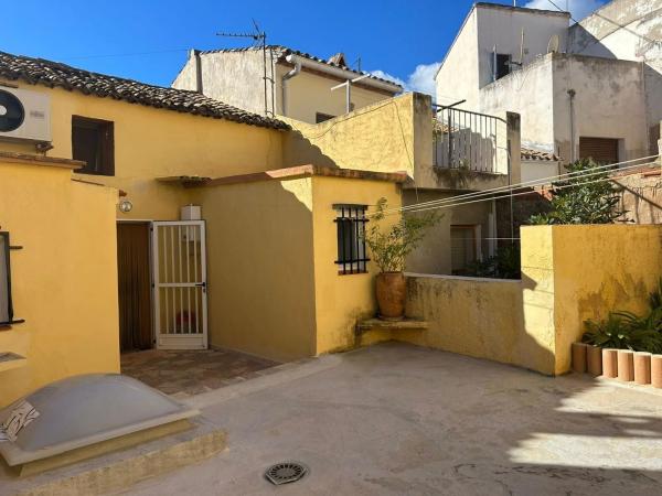 Chalet pareado en calle del Ravalet