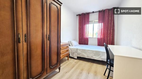 Room in shared apartment in 500 Viviendas, Almeria