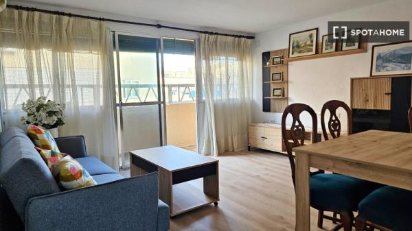 Habitación en piso compartido en 500 Viviendas, Almería