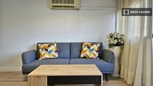 Room in shared apartment in 500 Viviendas, Almeria