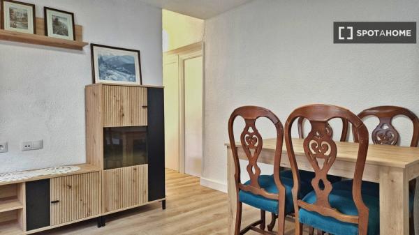 Room in shared apartment in 500 Viviendas, Almeria