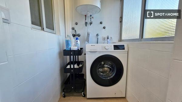 Room in shared apartment in 500 Viviendas, Almeria