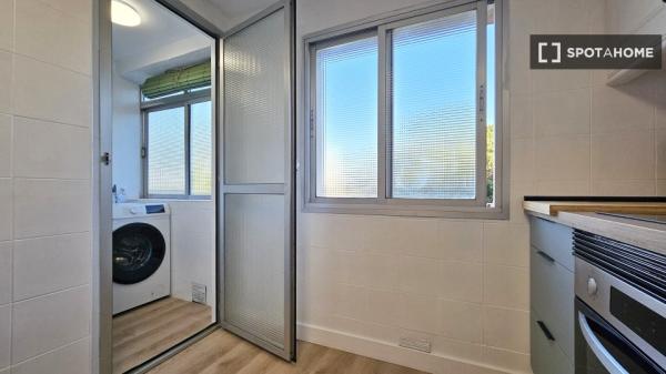 Room in shared apartment in 500 Viviendas, Almeria