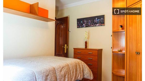 Dwupokojowe mieszkanie do wynajęcia w Guadalmar, Malaga