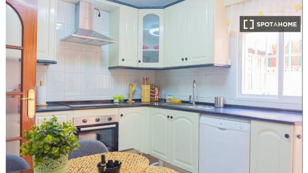 Dwupokojowe mieszkanie do wynajęcia w Guadalmar, Malaga