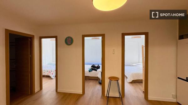 Habitación en piso compartido de 5 habitaciones, La Malva-Rosa