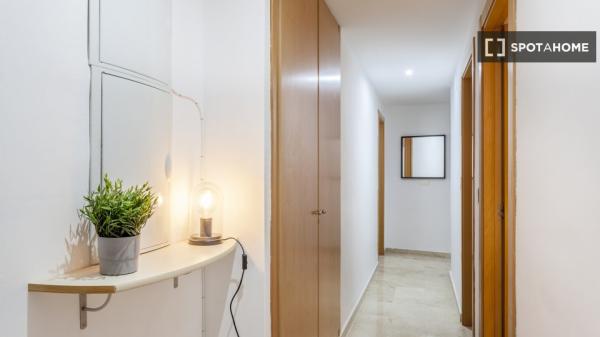 Apartamento de 3 dormitorios en alquiler en Patraix, Valencia