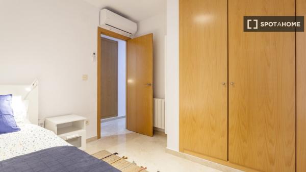 Apartamento de 3 dormitorios en alquiler en Patraix, Valencia