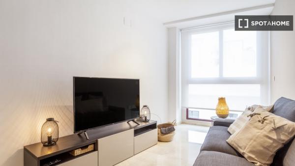 Apartamento de 3 dormitorios en alquiler en Patraix, Valencia