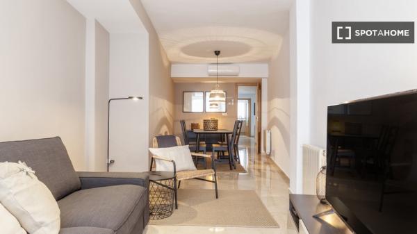 Apartamento de 3 dormitorios en alquiler en Patraix, Valencia
