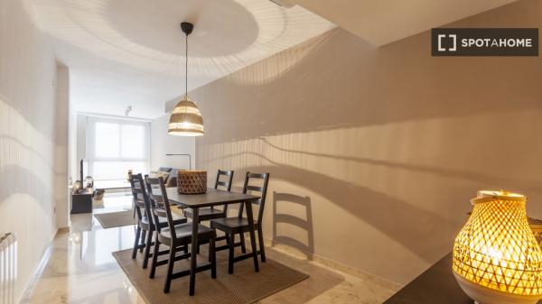 Apartamento de 3 dormitorios en alquiler en Patraix, Valencia