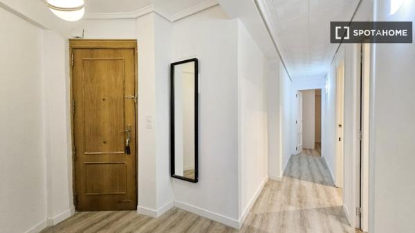 3-pokojowe mieszkanie do wynajęcia w La Raiosa, Walencja