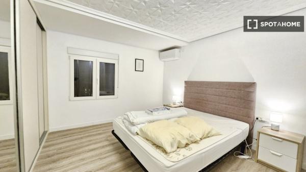 3-pokojowe mieszkanie do wynajęcia w La Raiosa, Walencja