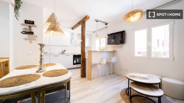 Habitación en piso compartido en madrid.