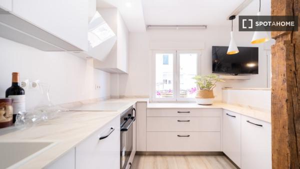 Habitación en piso compartido en madrid.