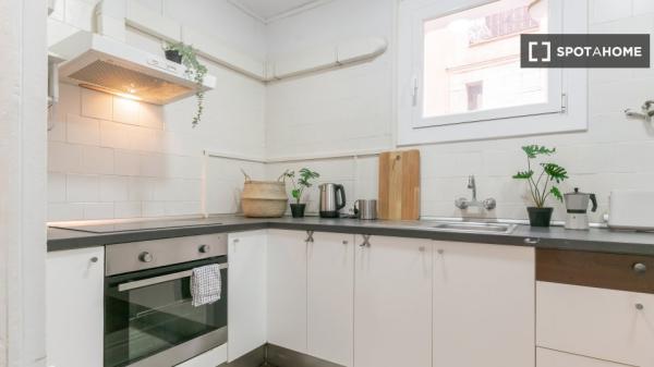 Zimmer in einer Wohngemeinschaft im Stadtteil Sarrià-Sant Gervasi