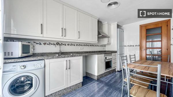 3-bedroom apartment for rent in Penya-Roja, Valencia.