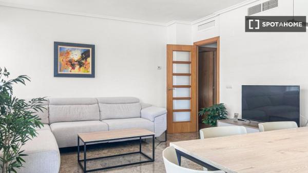 3-bedroom apartment for rent in Penya-Roja, Valencia.