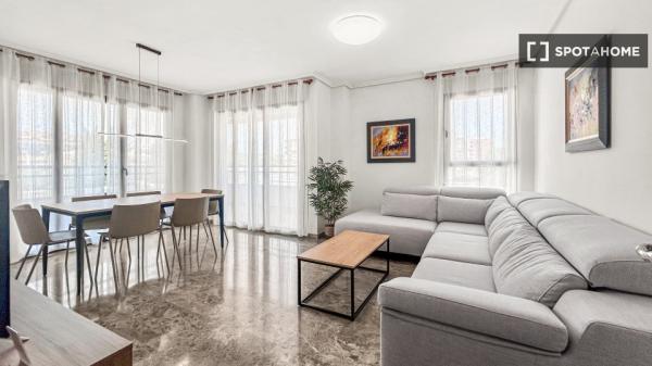 3-bedroom apartment for rent in Penya-Roja, Valencia.
