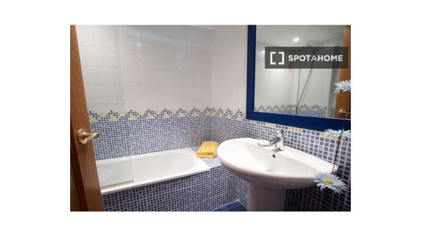 Room in shared apartment in Barcelona