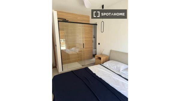 Piso en alquiler de 2 habitaciones en Cabanyal-Canyamelar, Valencia.