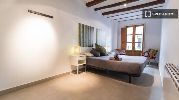 Zimmer in einer 4-Zimmer-WG in Sant Pere Santa Caterina