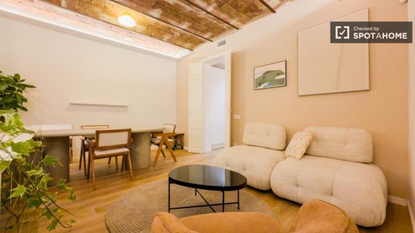 Chambre dans un appartement partagé de 3 chambres à El Fort Pienc, Barcelone.