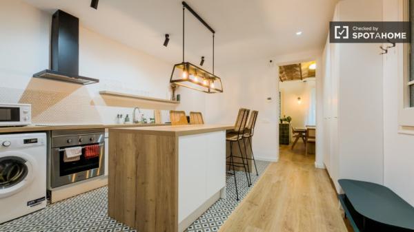 Chambre dans un appartement partagé de 3 chambres à El Fort Pienc, Barcelone.