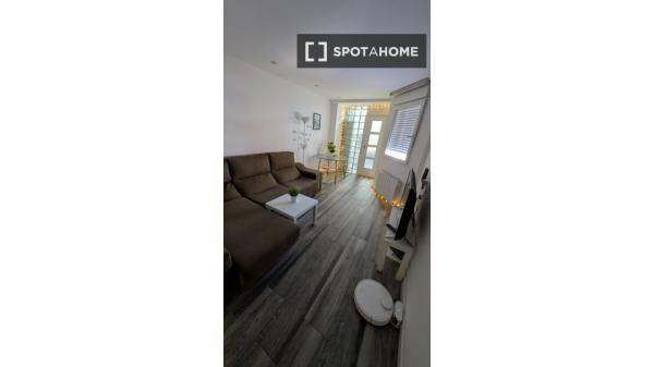 Room in shared flat for rent in Ventas, Madrid