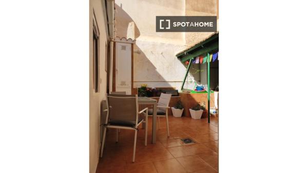 2-bedroom apartment for rent in Playas del Palo, Málaga.