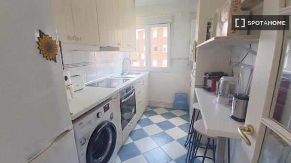 Piso de 2 dormitorios en alquiler en Santander