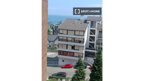 Piso de 2 dormitorios en alquiler en Santander