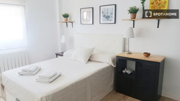 Piso de 2 dormitorios en alquiler en Santander