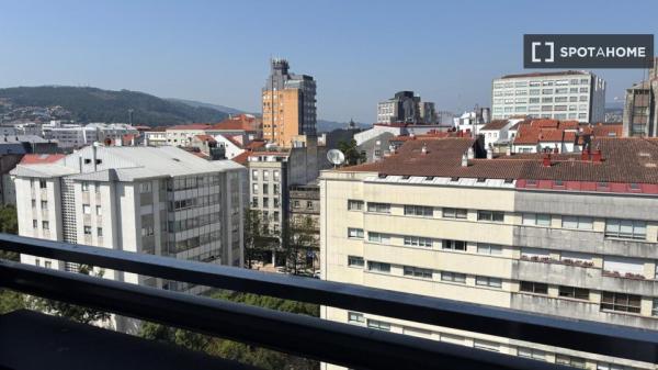 Piso de 4 habitaciones en alquiler en Pontevedra