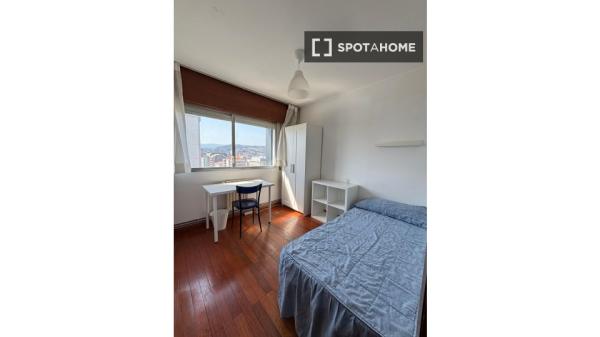 Piso de 4 habitaciones en alquiler en Pontevedra