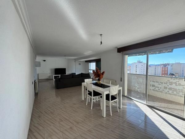 Piso en avenida Constitución, 14