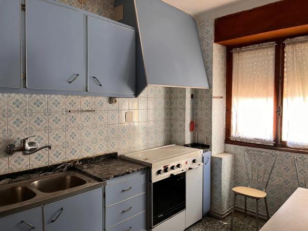 Chalet adosado en plaza de les Olles