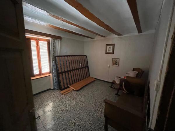 Chalet adosado en plaza de les Olles