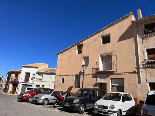 Chalet adosado en plaza de les Olles