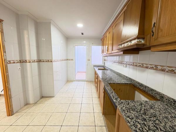 Chalet pareado en calle Juan Carlos I