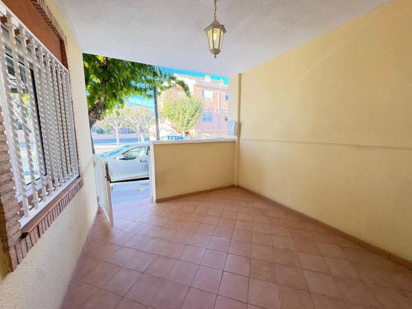 Chalet pareado en calle Juan Carlos I