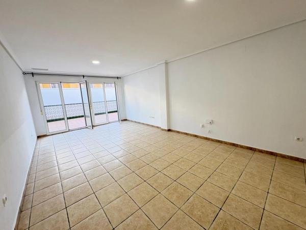 Chalet pareado en calle Juan Carlos I