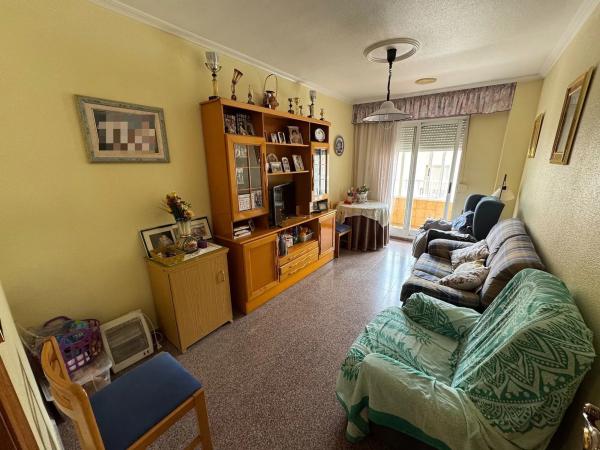 Chalet pareado en calle Benejama