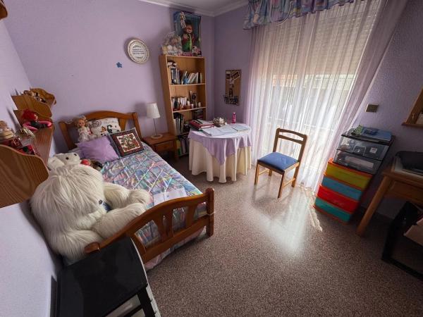 Chalet pareado en calle Benejama