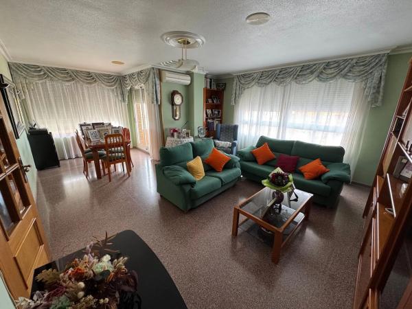 Chalet pareado en calle Benejama