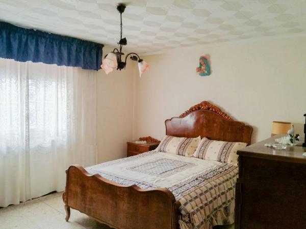 Chalet adosado en calle Carriles, 21