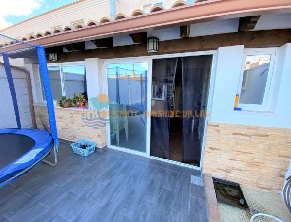 Chalet pareado en calle Miguel de Unamuno