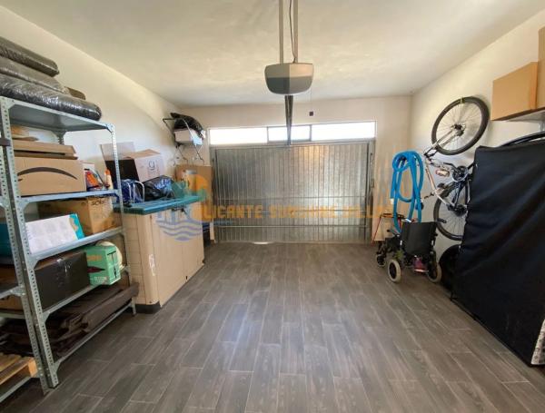 Chalet pareado en calle Miguel de Unamuno