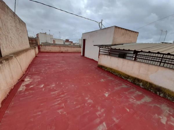 Chalet pareado en calle San Juan, 17