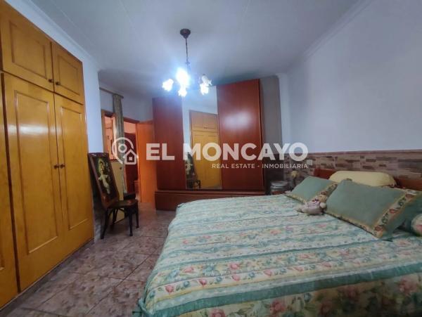 Chalet adosado en calle Rosales